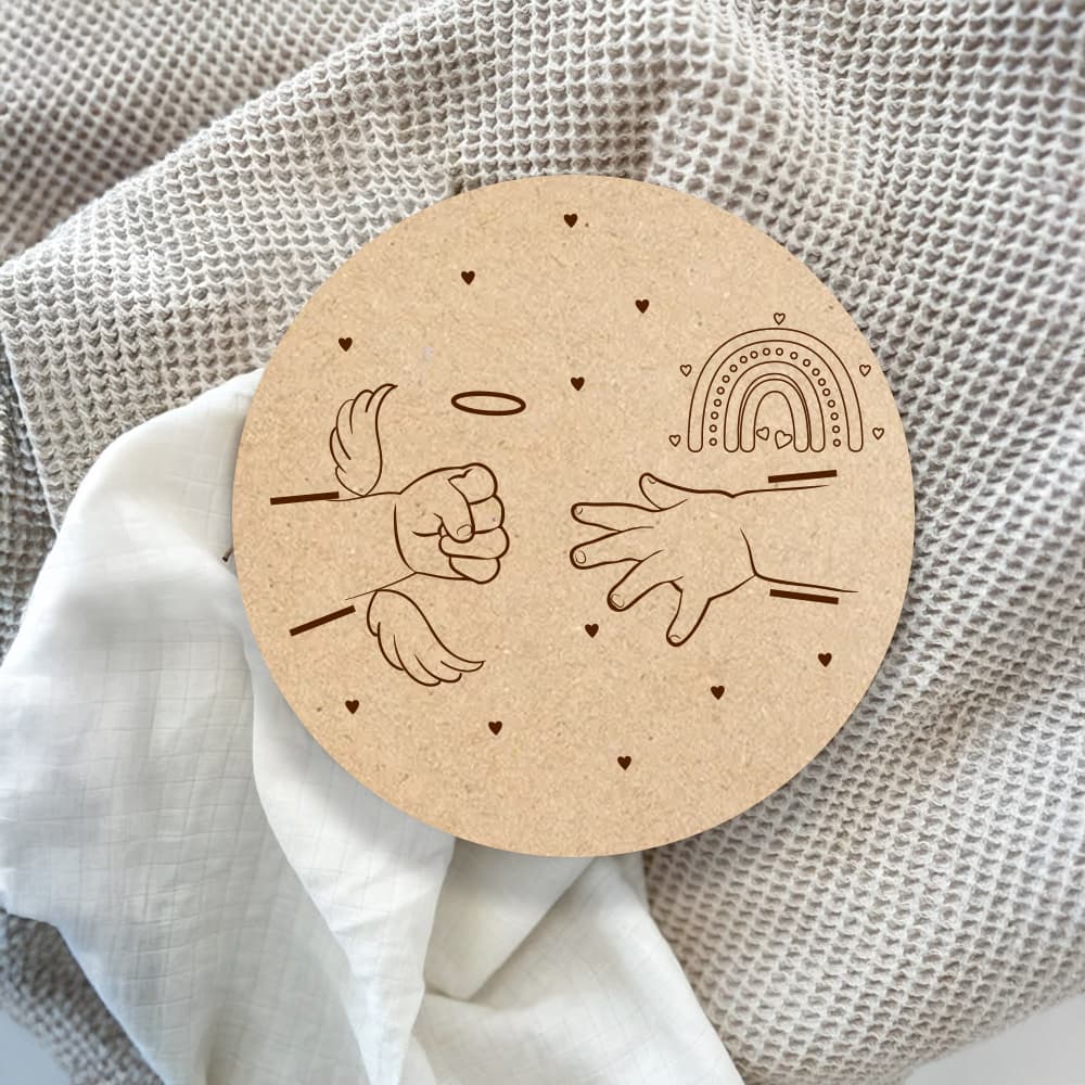 Moldura quadro Bebê Arco-íris e Anjo – Quadro de Lembrança Personalizada - Imagem 2